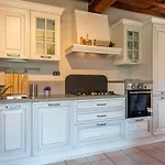 Leone Villa