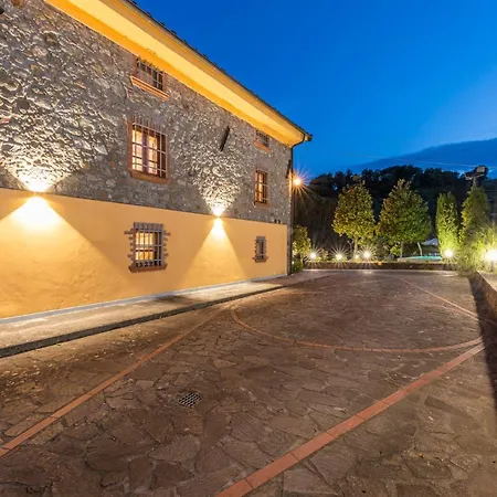 Leone Villa San Gennaro (Lucca)