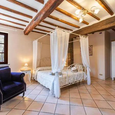 Leone Villa