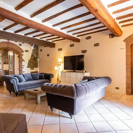 Leone Villa