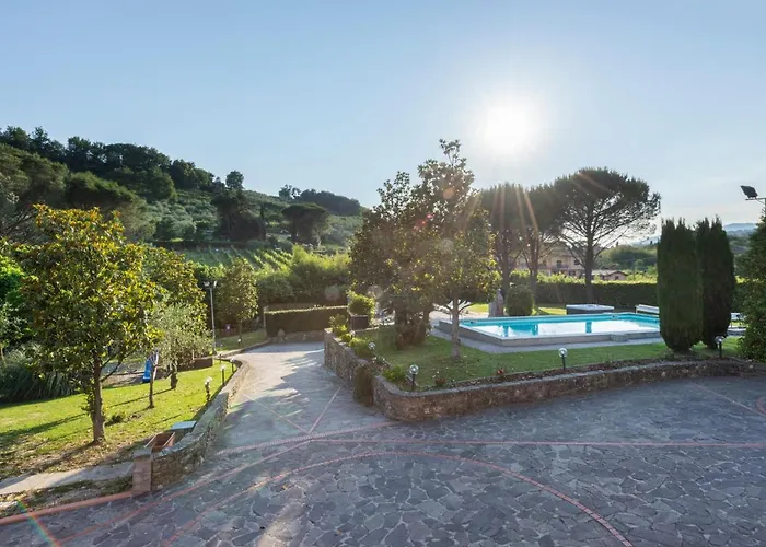 Leone Villa