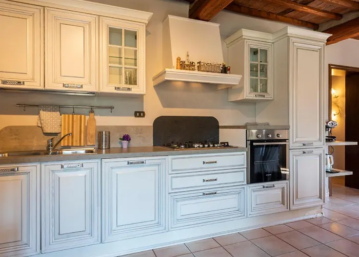 Leone Villa
